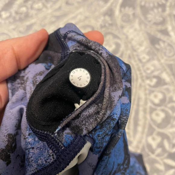 Lululemon Wunder Under Pants leggings blue Camo 7/8 length Gym Athletisure - Picture 7 of 7